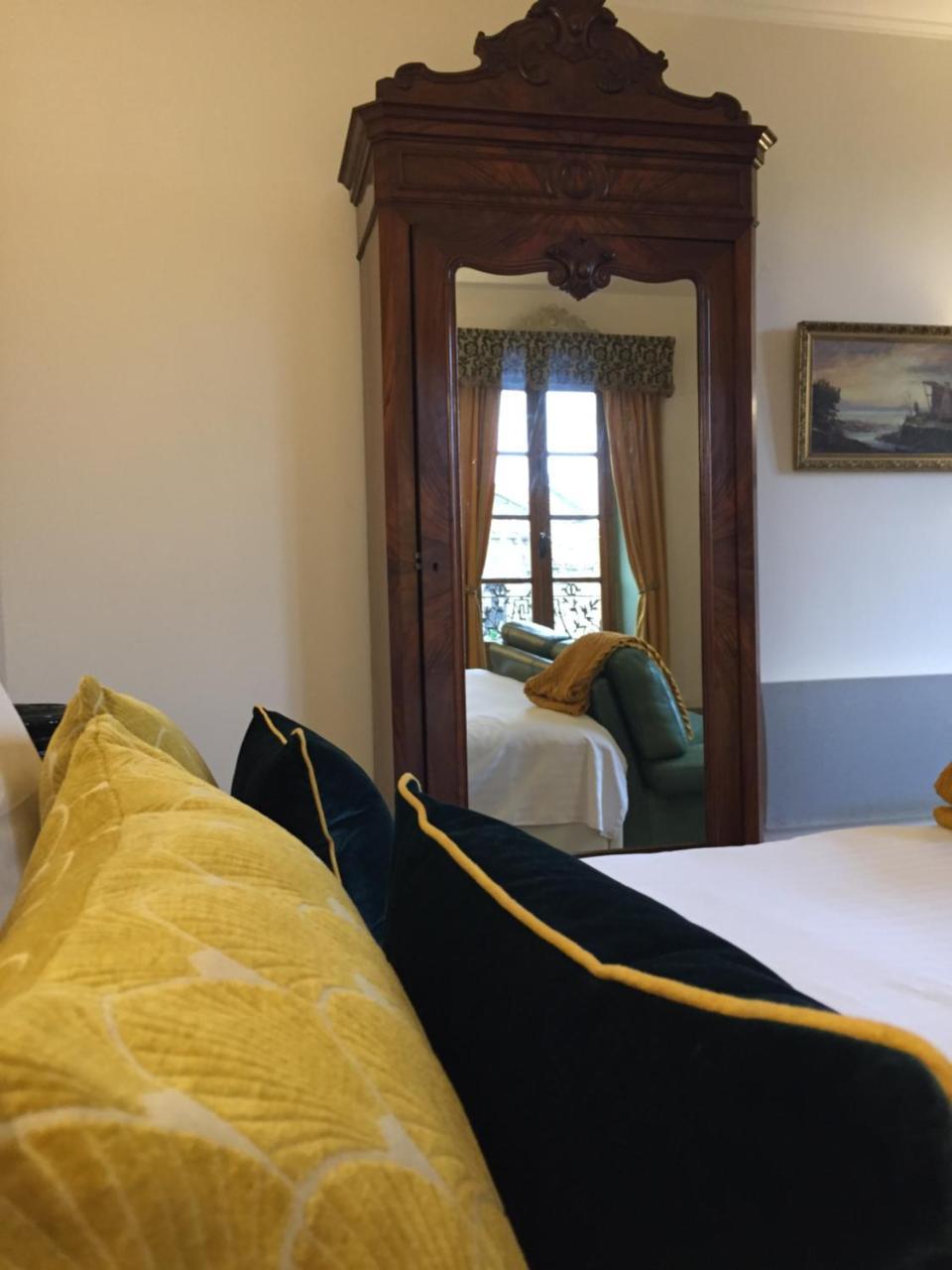 La Grenouille Noire Hotel Marcillat-en-Combraille ภายนอก รูปภาพ